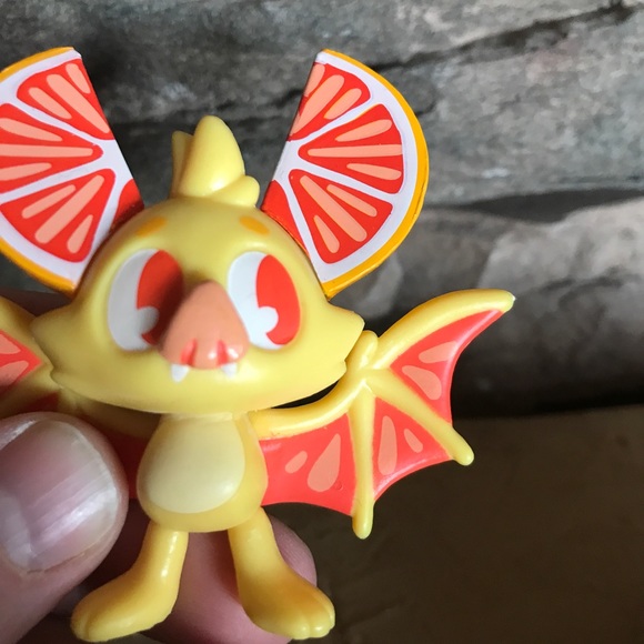 Funko Paka Paka Fruit Bat Ruby / Grapefruit - Picture 2 of 2